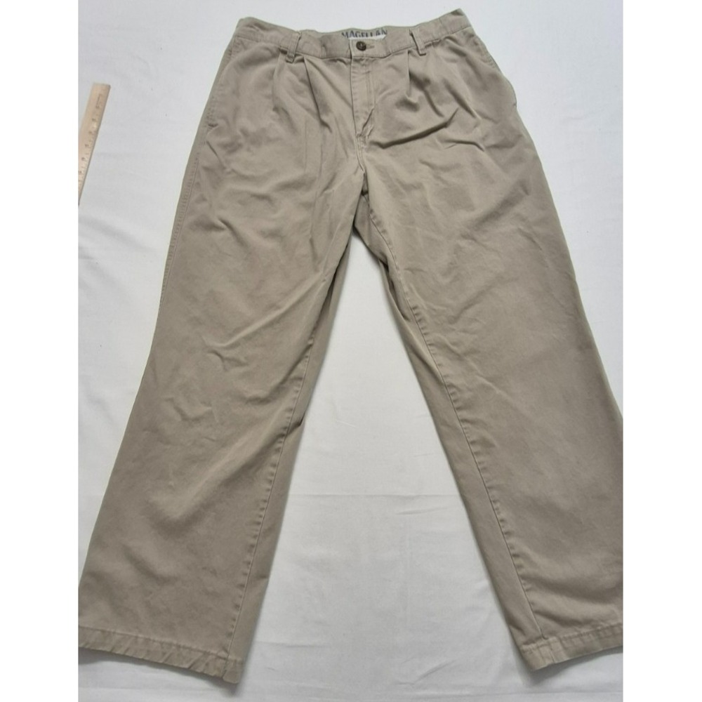 Magellan Outdoor men's khaki front pleaded‎ straight leg pants 34x30 100% Cotton